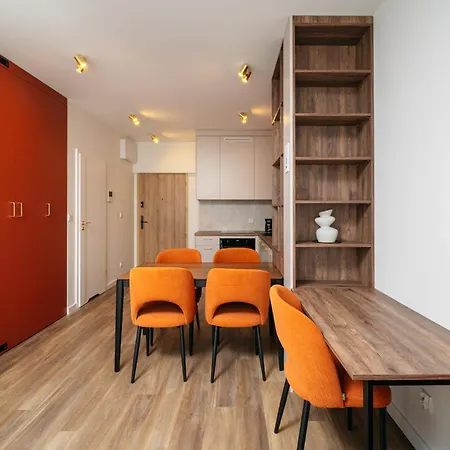 Lägenhet Amber & Wood 5 Min To Old Town Parking River View & Balcony By Uniquerent