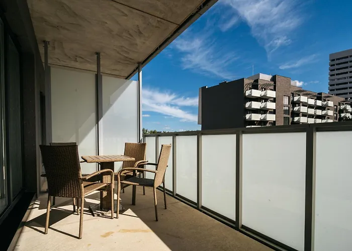 Amber & Wood Harmony By Uniquerent