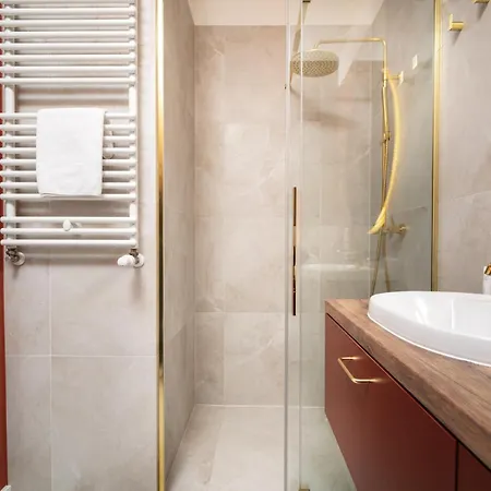 Apartamento Amber & Wood 5 Min To Old Town Parking River View & Balcony By Uniquerent
